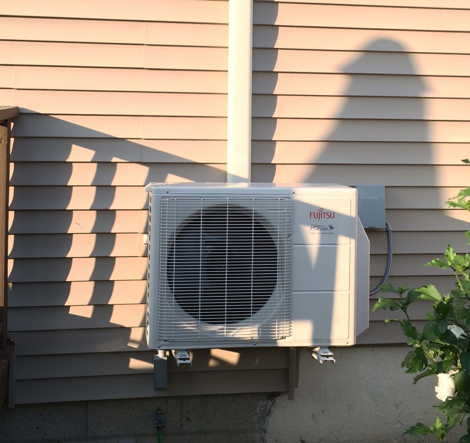Fujitsu ductless air conditioning unit installed on a Long Island home